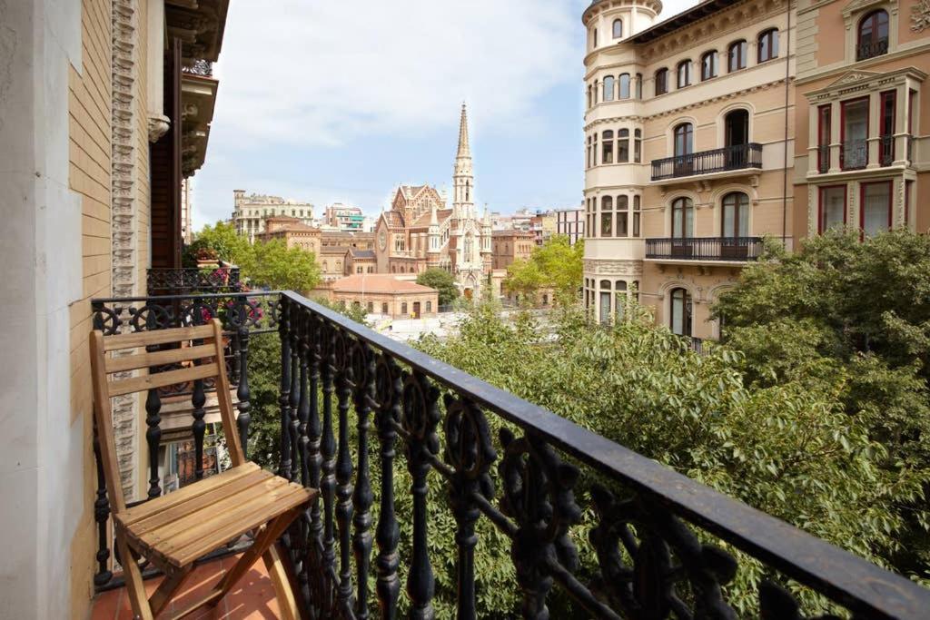 Beautiful Apartment In Eixample Barcelona Buitenkant foto